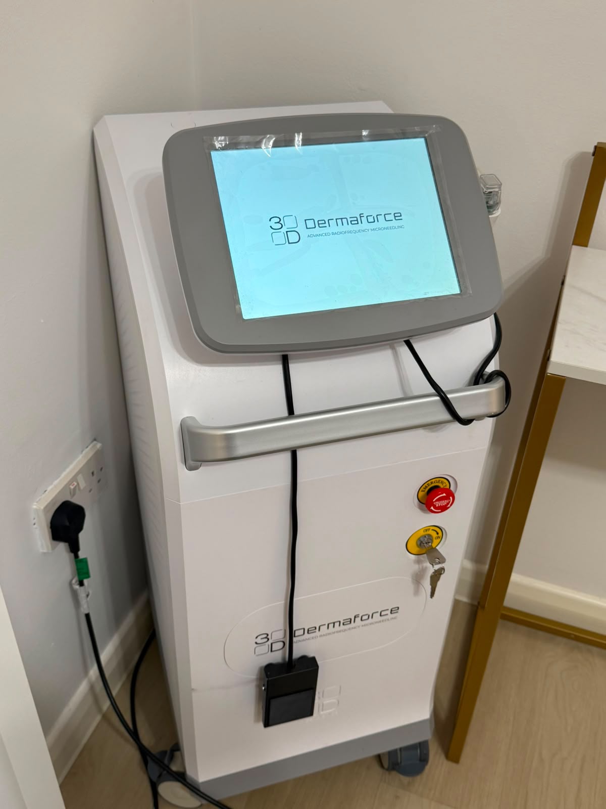 3D Dermaforce radio-frequency microneedling device used for medical skin needling in Banstead